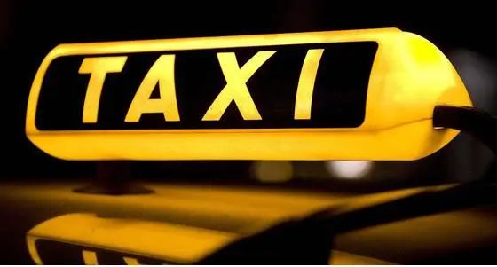 短线炒股的技巧 早些年常搭张司机出租车，他炒股像例行公事，我好奇询问